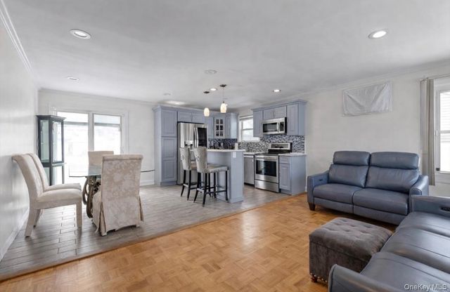 15 Silverpine Drive, Amityville, NY 11701