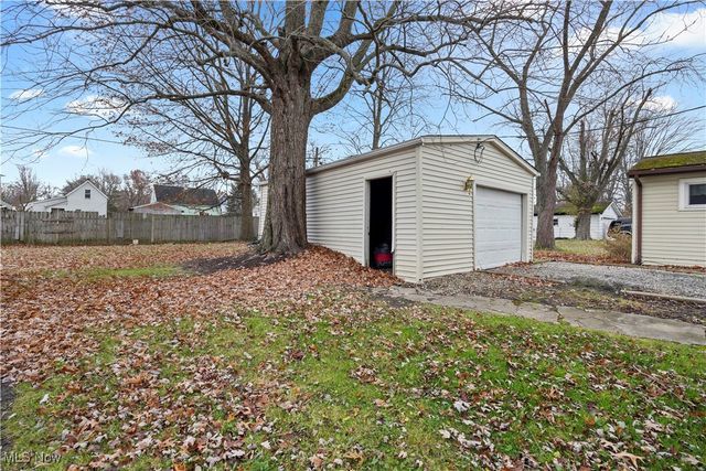 167 Clinton Avenue, Elyria, OH 44035