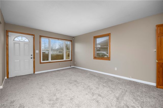 167 Clinton Avenue, Elyria, OH 44035