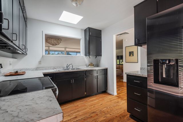 1731 Notre Dame Drive NE, Albuquerque, NM 87106