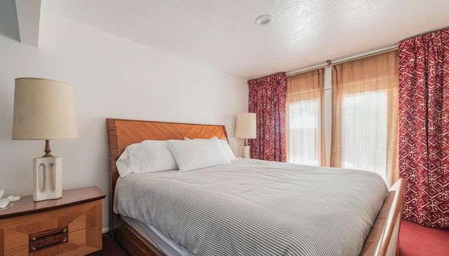 1731 Notre Dame Drive NE, Albuquerque, NM 87106