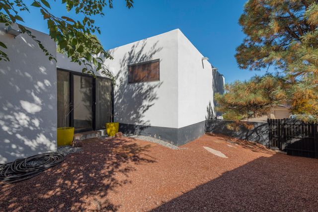1731 Notre Dame Drive NE, Albuquerque, NM 87106