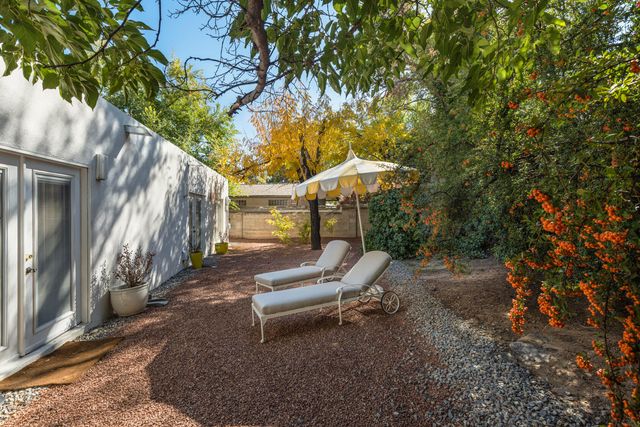 1731 Notre Dame Drive NE, Albuquerque, NM 87106