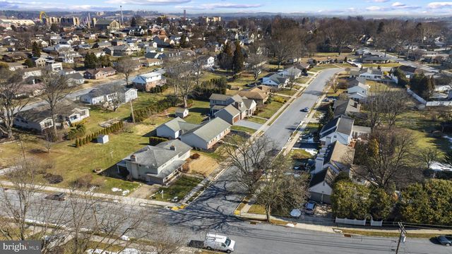 81 LOCUST AVE, Hershey, PA 17033