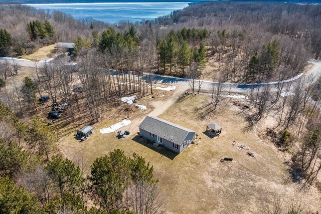 11782 Brettonwood Heights Drive, Rapid City, MI 49676