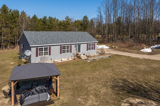 11782 Brettonwood Heights Drive, Rapid City, MI 49676