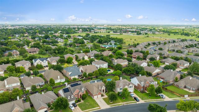 3931 Links LN, Round Rock, TX 78664