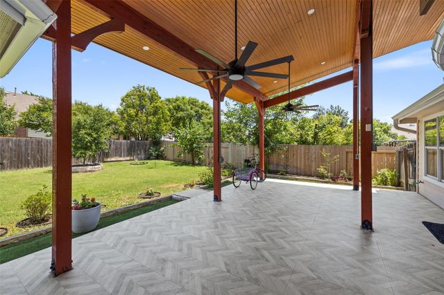 3931 Links LN, Round Rock, TX 78664