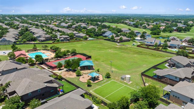 3931 Links LN, Round Rock, TX 78664