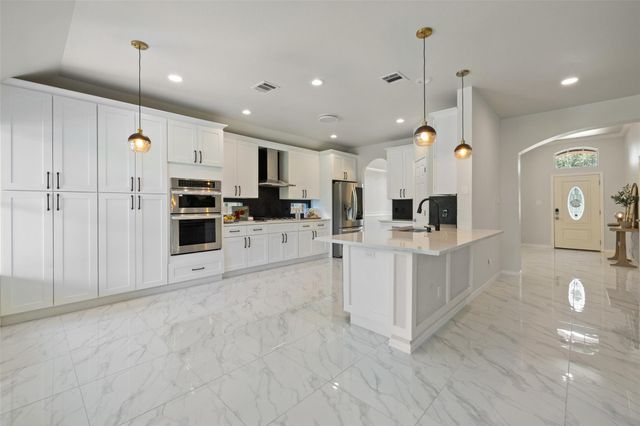 3931 Links LN, Round Rock, TX 78664