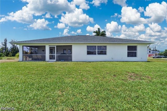 3437 NE 9th PL, Cape Coral, FL 33909