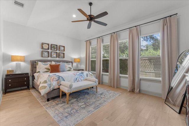 208 Valmar Street, League City, TX 77565