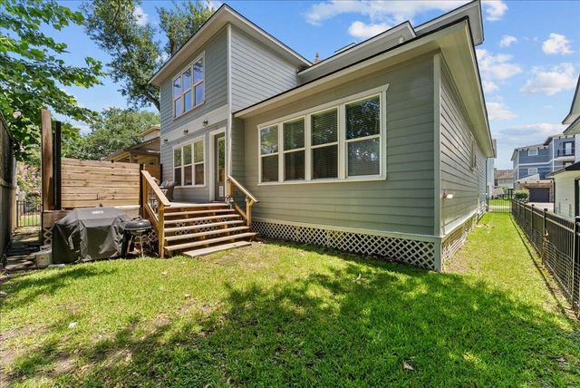 208 Valmar Street, League City, TX 77565