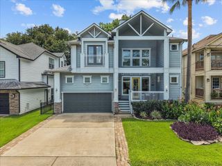 208 Valmar Street, League City, TX 77565