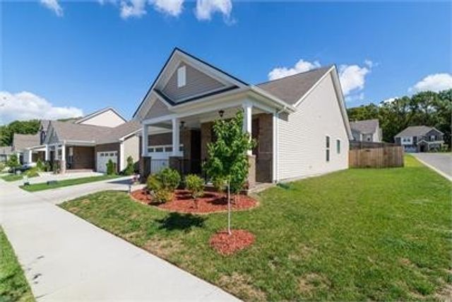 1856 Stonewater Dr, Hermitage, TN 37076