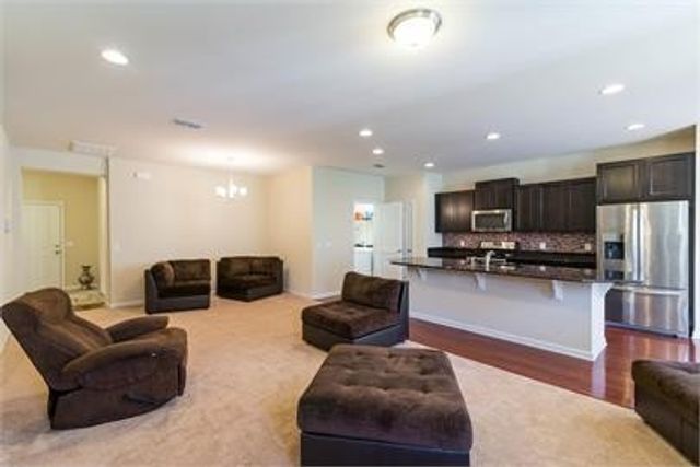 1856 Stonewater Dr, Hermitage, TN 37076