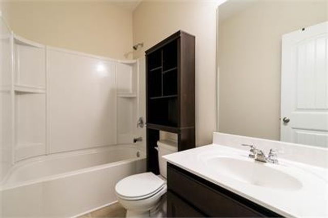 1856 Stonewater Dr, Hermitage, TN 37076