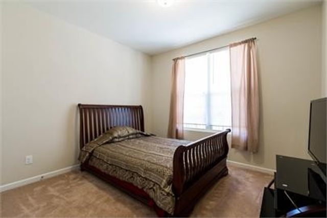 1856 Stonewater Dr, Hermitage, TN 37076