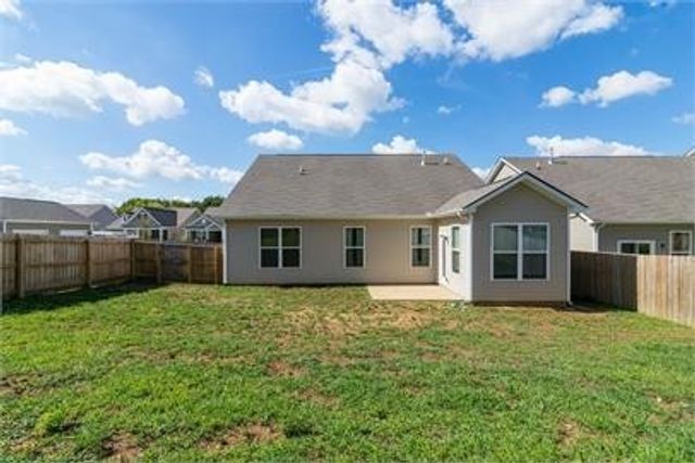 1856 Stonewater Dr, Hermitage, TN 37076