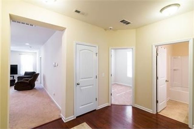 1856 Stonewater Dr, Hermitage, TN 37076