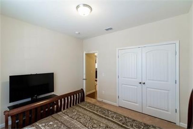 1856 Stonewater Dr, Hermitage, TN 37076