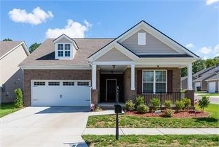 1856 Stonewater Dr, Hermitage, TN 37076
