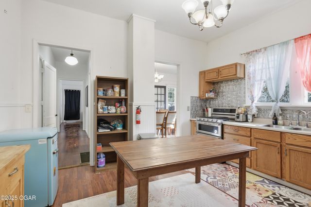 222 N Joplin Avenue, Joplin, MO 64801