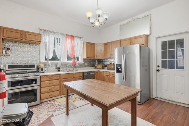 222 N Joplin Avenue, Joplin, MO 64801