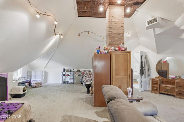 222 N Joplin Avenue, Joplin, MO 64801