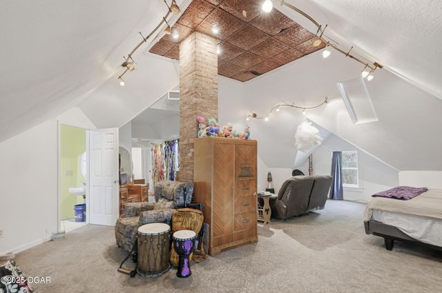 222 N Joplin Avenue, Joplin, MO 64801