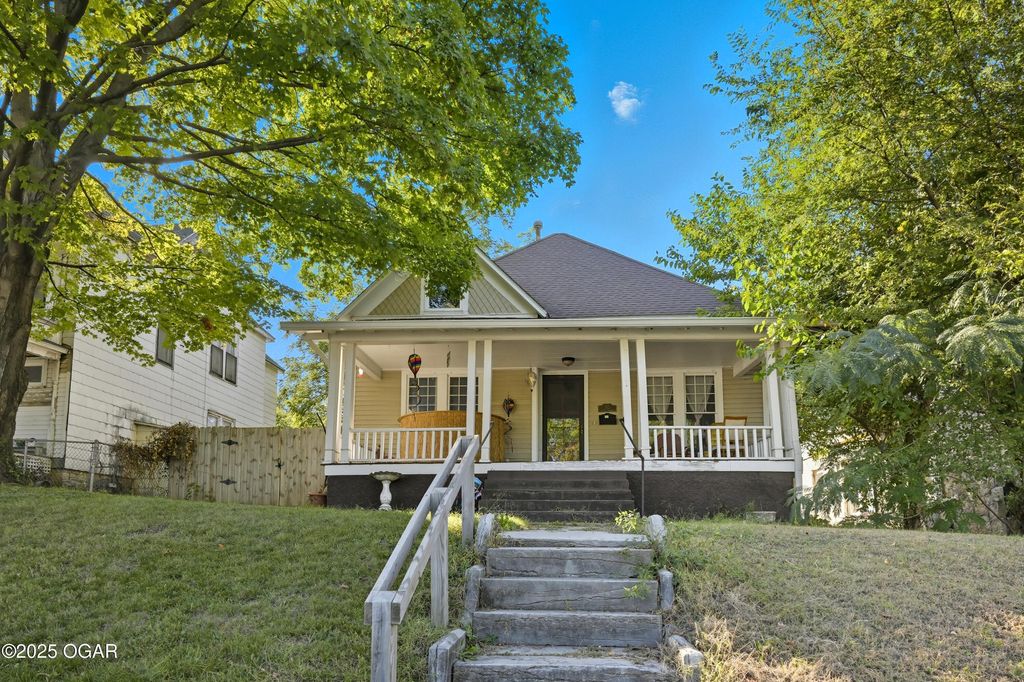 222 N Joplin Avenue, Joplin, MO 64801