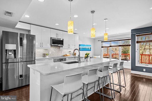 1044 TREVINO LN, Herndon, VA 20170