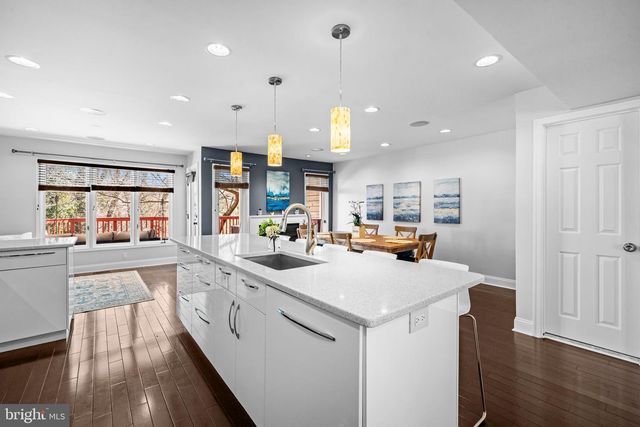 1044 TREVINO LN, Herndon, VA 20170