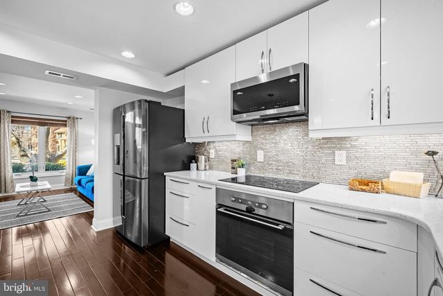 1044 TREVINO LN, Herndon, VA 20170