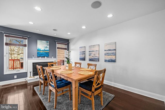 1044 TREVINO LN, Herndon, VA 20170