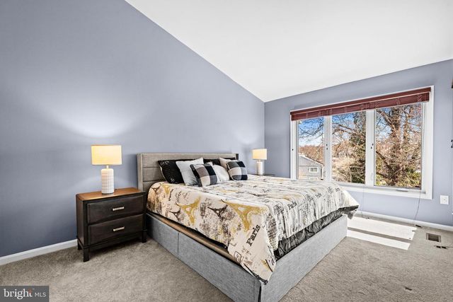 1044 TREVINO LN, Herndon, VA 20170