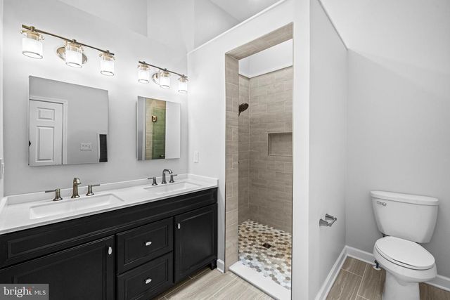 1044 TREVINO LN, Herndon, VA 20170