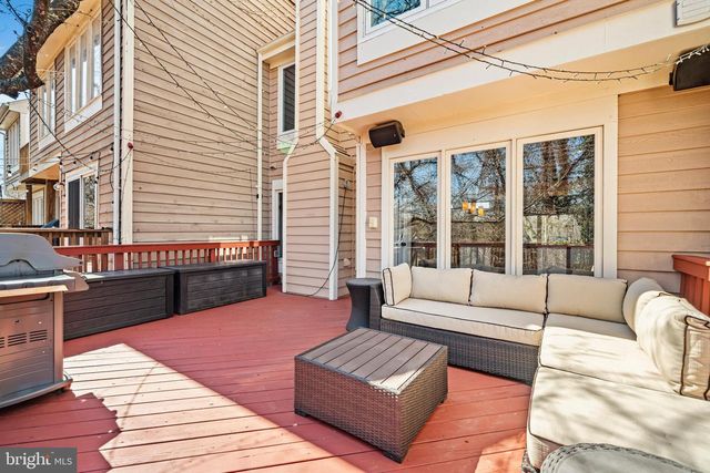 1044 TREVINO LN, Herndon, VA 20170