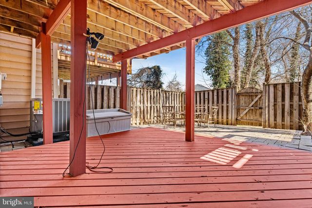 1044 TREVINO LN, Herndon, VA 20170