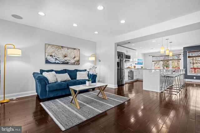 1044 TREVINO LN, Herndon, VA 20170