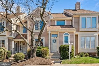 1044 TREVINO LN, Herndon, VA 20170