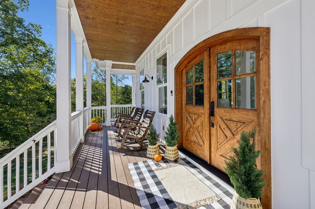 4325 Cave Springs Rd, Columbia, TN 38401