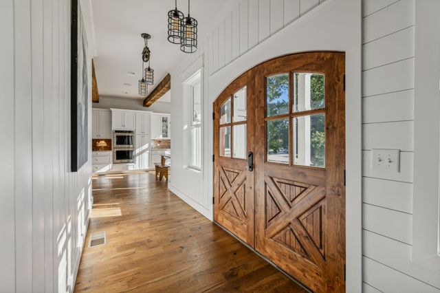 4325 Cave Springs Rd, Columbia, TN 38401