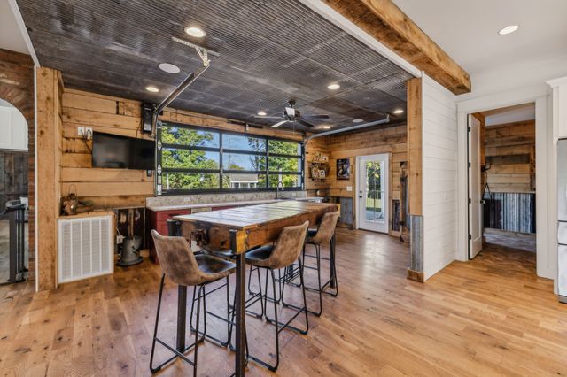 4325 Cave Springs Rd, Columbia, TN 38401