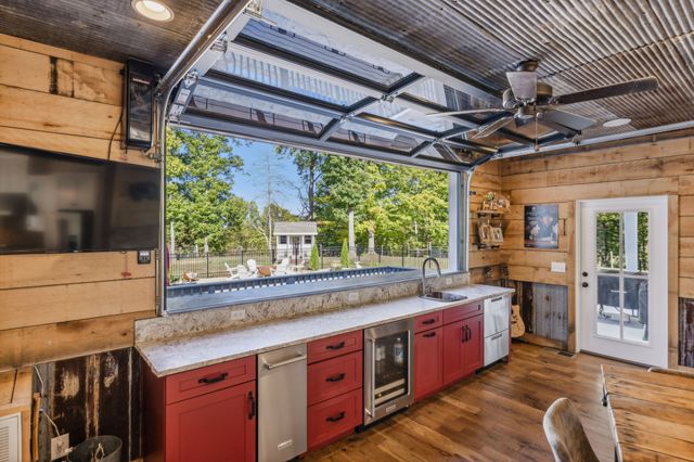 4325 Cave Springs Rd, Columbia, TN 38401