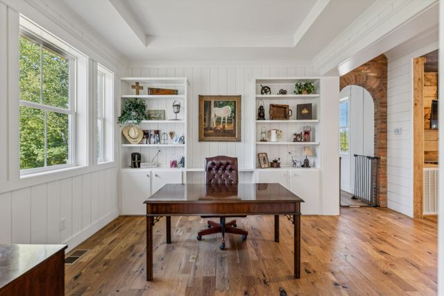4325 Cave Springs Rd, Columbia, TN 38401