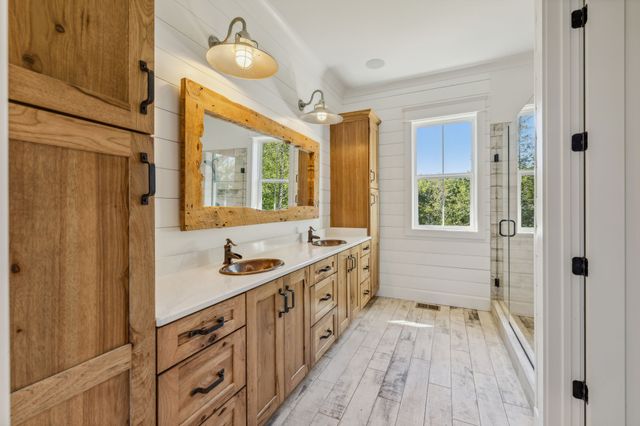 4325 Cave Springs Rd, Columbia, TN 38401