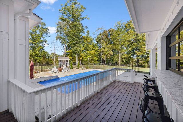 4325 Cave Springs Rd, Columbia, TN 38401