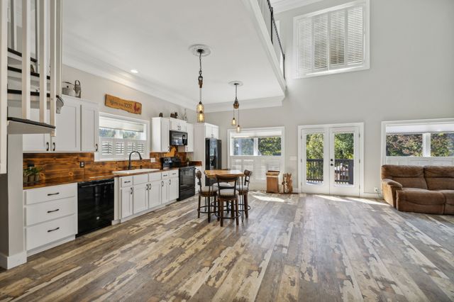 4325 Cave Springs Rd, Columbia, TN 38401