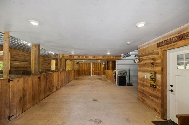 4325 Cave Springs Rd, Columbia, TN 38401